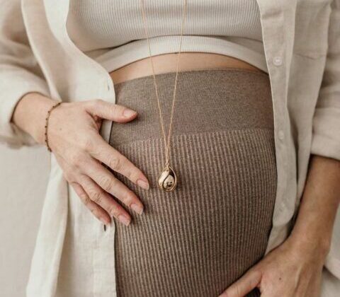 Bola de grossesse en argent : bienfaits et conseils