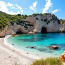 Plage de l'Arène à Cassis : eaux turquoise et criques sauvages