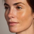 Fond de teint qui s’adapte à la couleur de peau : miracle ou illusion ?